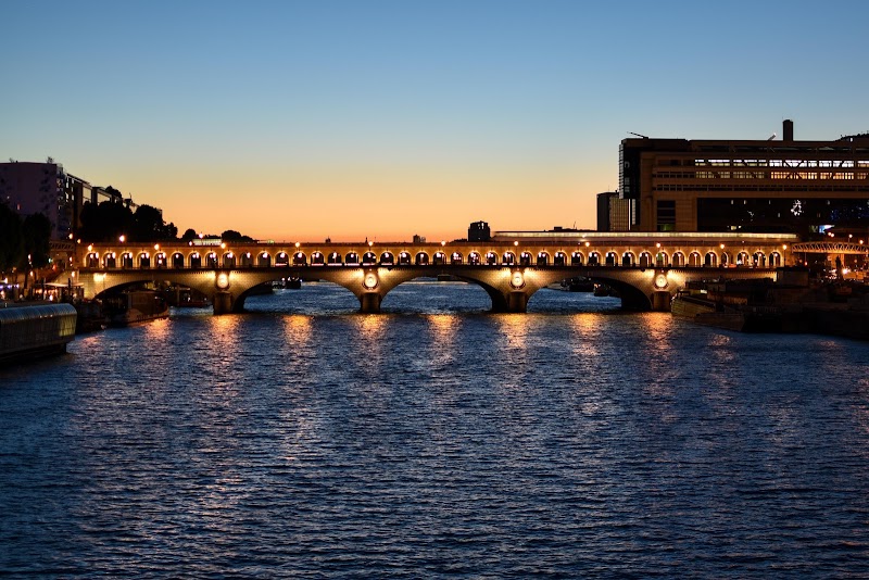 Pont de Bercy - Pont de Bercy 800 Port de la Rapée, 75012 Paris, France