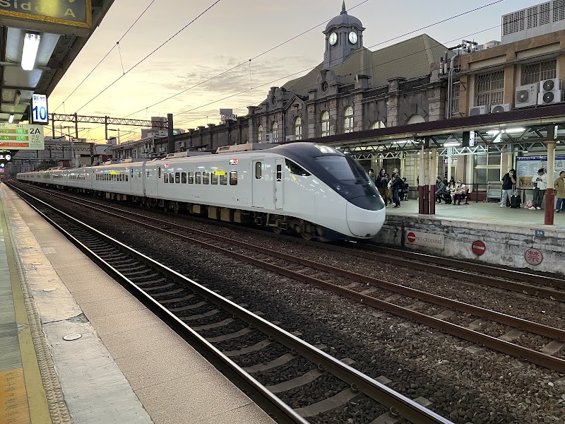 Hsinchu Train Station - Hsinchu Train Station, No. 445號, Section 2, Zhonghua Rd, Rongguang Village, East District, Hsinchu City, Taiwan 300