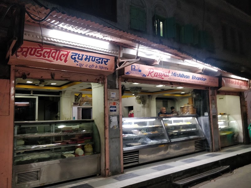Somilal's Rawat Misthan Bhandar - Somilal's Rawat Misthan Bhandar Sonthali walo ki gali chaura rasta chaura rasta, Johri Bazar, Bapu Bazar, Biseswarji, Jaipur, Rajasthan 302003, India