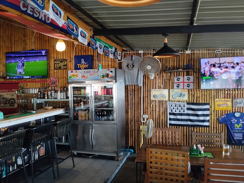 Chalong Pier Restaurant & Sports Bar - Chalong Pier Restaurant & Sports Bar, Sunrise Rd, Tambon Chalong, Amphoe Mueang Phuket, Chang Wat Phuket 83100, Thailand