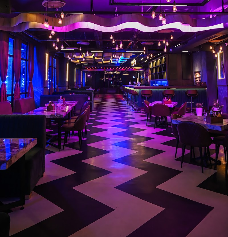 Drunken Affair Rooftop & Lounge (Greater Noida Sector 4) - Drunken Affair Rooftop & Lounge (Greater Noida Sector 4) 03, GH-O1, Embark Plaza, CS, Greater Noida W Rd, Gaur City 1, Sector 4, Noida, Ghaziabad, Uttar Pradesh 201318, India