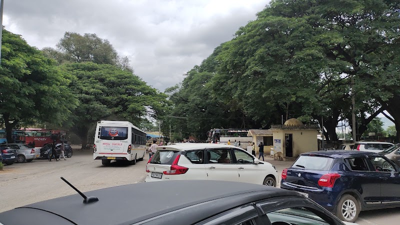Mysore palace paid parking - Mysore palace paid parking 8M24+X95, Agrahara, Chamrajpura, Mysuru, Karnataka 570004, India