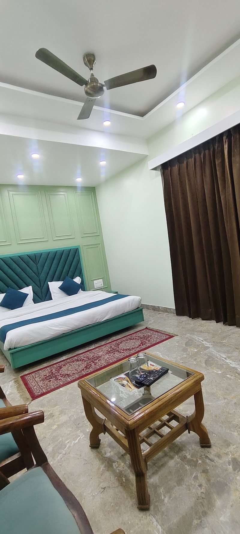 Holiday Inn Dalhousie - Holiday Inn Dalhousie, Banikhet, Bus Stand, near PNB, Pukhri, Dalhousie, Banikhet, Himachal Pradesh 176303, India