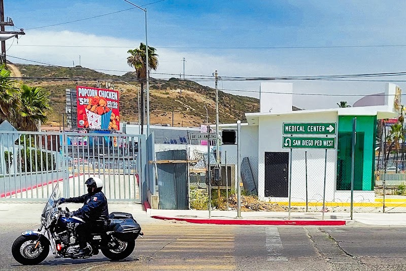 PedWest Garita Tijuana - PedWest Garita Tijuana, Zona Río, 22010 Tijuana, Baja California, Mexico