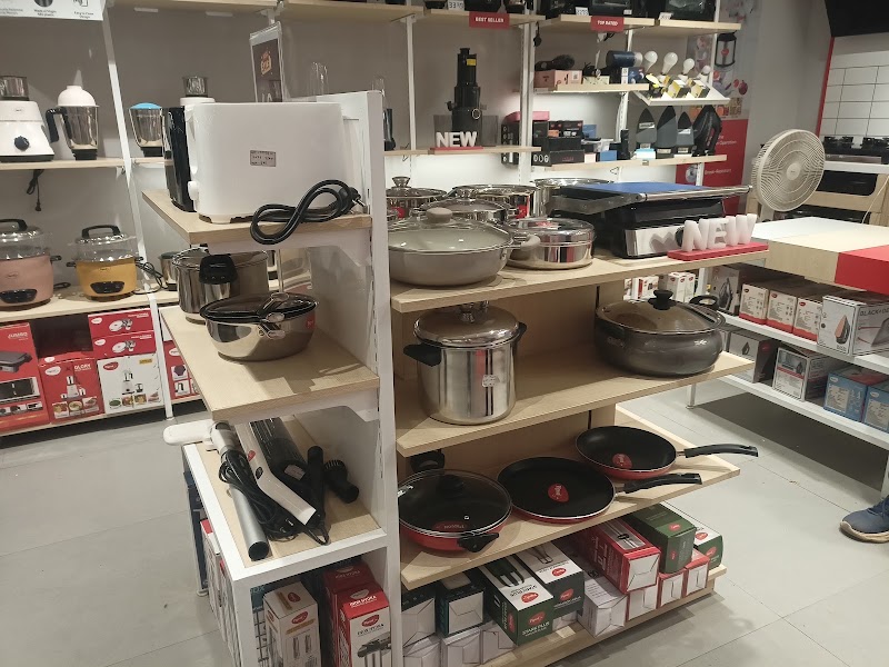 Pigeon Exclusive Store - Pandri, Raipur | Chimneys, Hobs, Cast Iron Cookware & More - Pigeon Exclusive Store - Pandri, Raipur | Chimneys, Hobs, Cast Iron Cookware & More, Jeewan Bima Marg, Main Rd, nearby Hotel Simran Pride, Pandri, Raipur, Chhattisgarh 492004, India