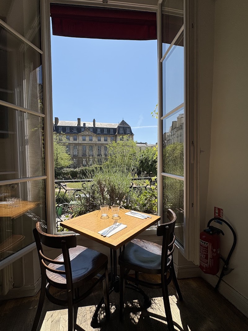 Glou - Glou 101 Rue Vieille du Temple, 75003 Paris, France