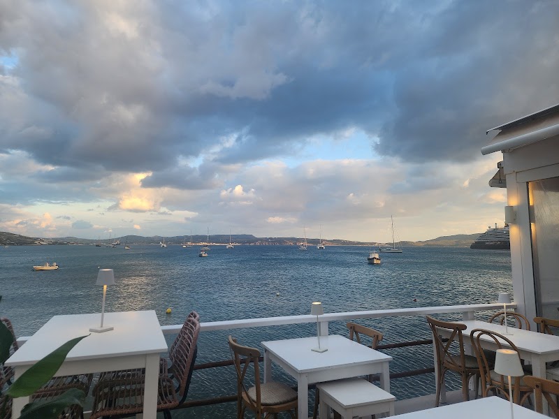 Nostos Seafood Experience - Nostos Seafood Experience Adama-Zephyria, Adamas 848 00, Greece
