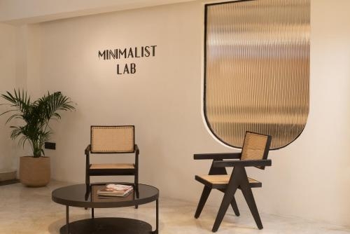 Minimalist Poshtel & Suites - Minimalist Poshtel & Suites T47, Hauz Khas Village, Deer Park, Hauz Khas, New Delhi, Delhi 110016, India