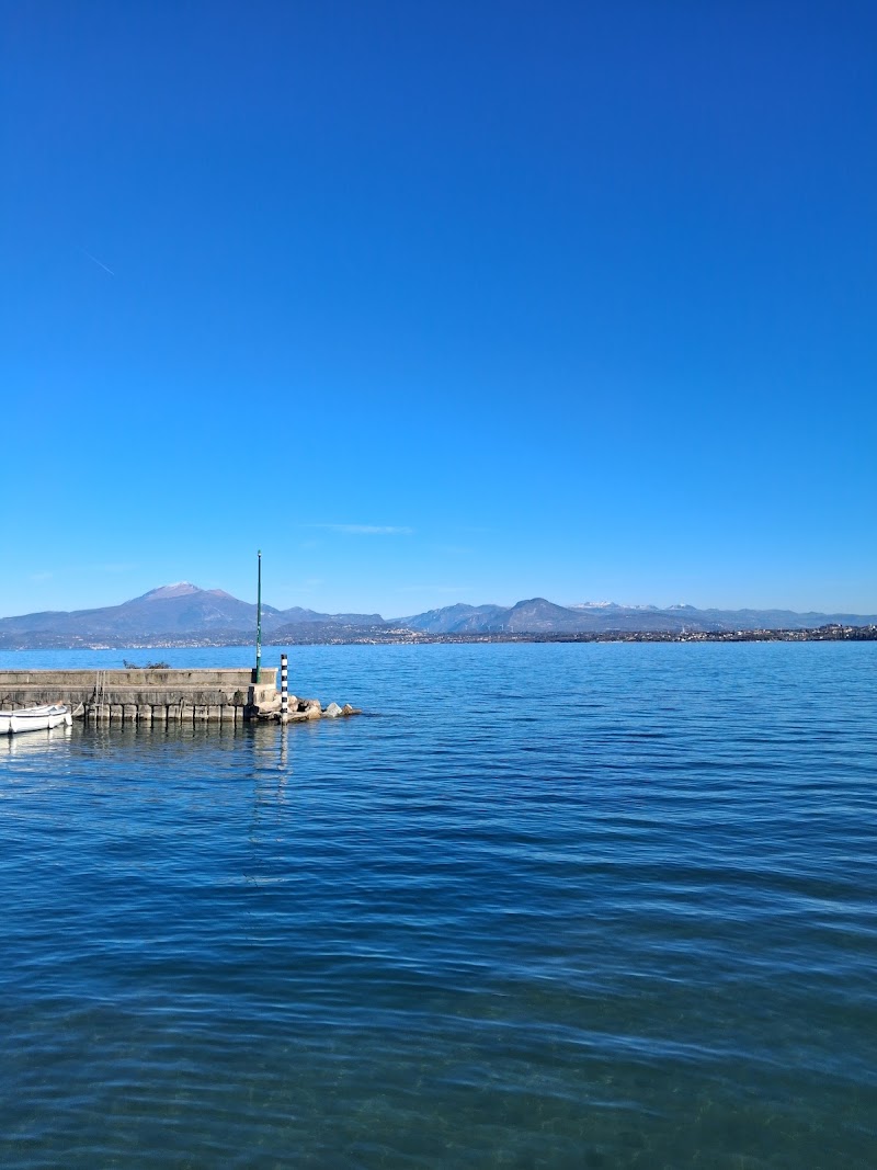 Rent boat Porto Bergamini - Rent boat Porto Bergamini Str. Bergamini, 37019 Peschiera del Garda VR, Italy