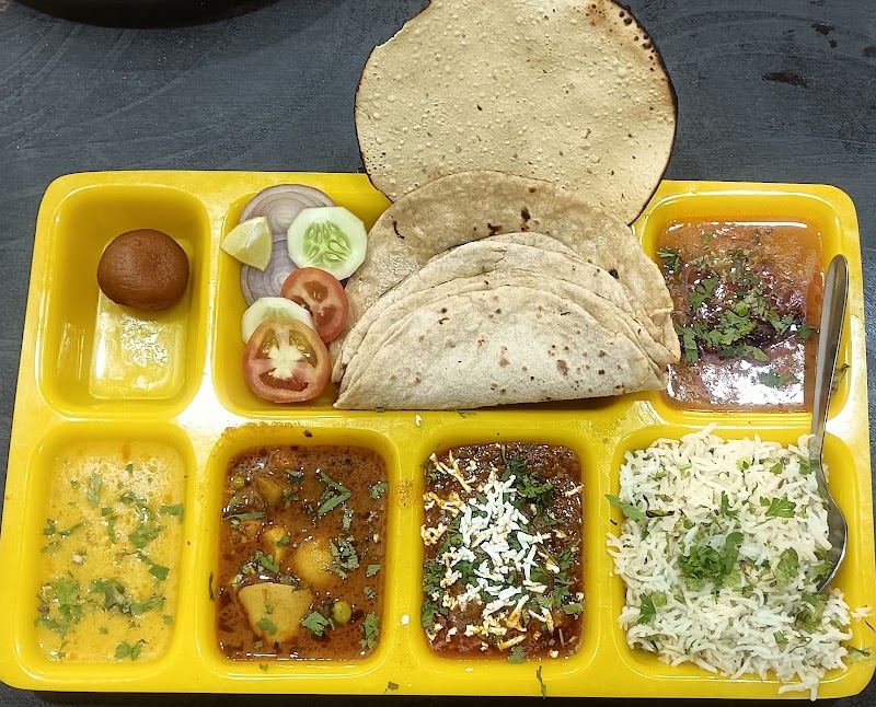 Shivdham restaurant and Taxi service - Shivdham restaurant and Taxi service Femous ice cream ke pichhe, Shivdham restaurant Sai mandir ki gali, mahakal mandir choraha, Kot Mohalla, Suraj Nagar, Ujjain, Madhya Pradesh 456006, India
