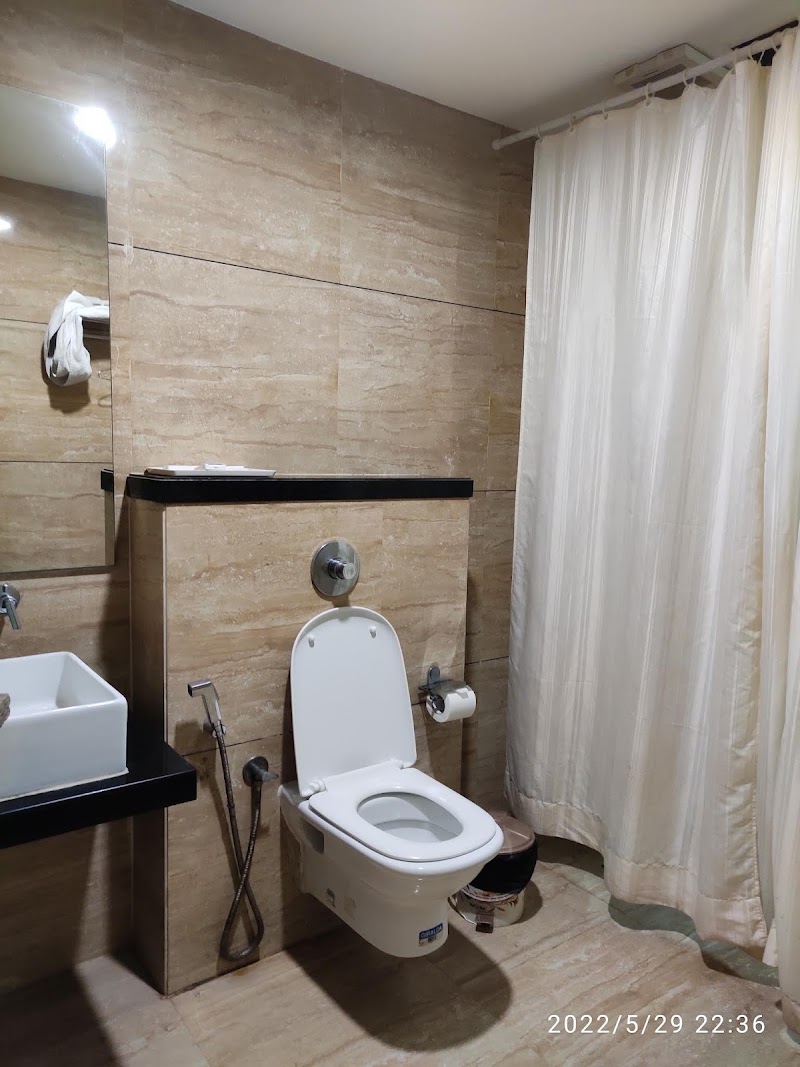 Hotel Kingsway-Luxury Hotel - Hotel Kingsway-Luxury Hotel Ring Road No.1 opposite State Bank of India Telibandha, Chowk, Mahaveer Nagar, Raipur, Chhattisgarh 492001, India