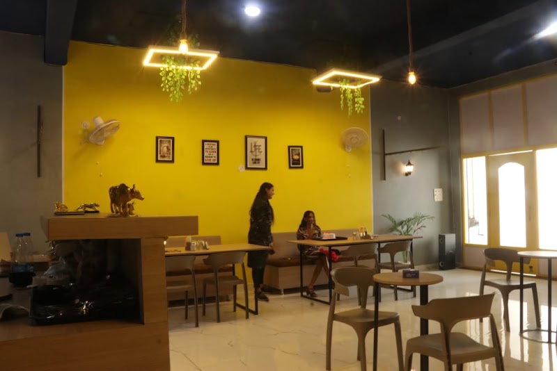 HC the cafe - HC the cafe, Shreeram infinite complex, BTI Rd, near Electricity Board office, Mahasamund, Machewa, Chhattisgarh 493445, India