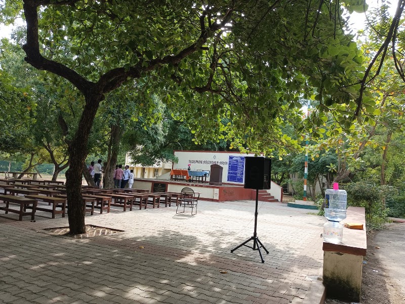 Besant Theophical Hi Sec School - Besant Theophical Hi Sec School, X7R8+R54, Arundale Beach Rd, Kalakshetra Colony, Besant Nagar, Chennai, Tamil Nadu 600090, India