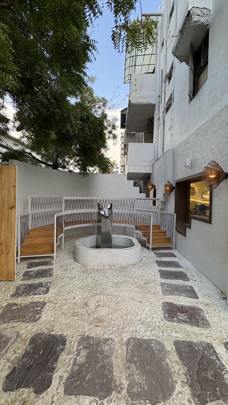 Cafe Quibble By La Quench - Cafe Quibble By La Quench Cafe Quibble By La Quench, C-2, Sonarika Apartment, IIM Rd, Panjarapole Cross Rd, Panjara Pol, Ambawadi, Ahmedabad, Gujarat 380015, India