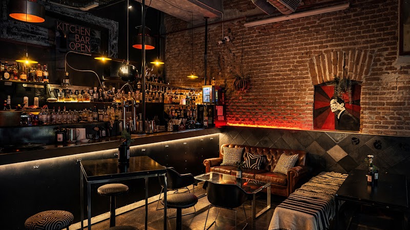 Lynch - •Kitchen •Cocktails •Vibes