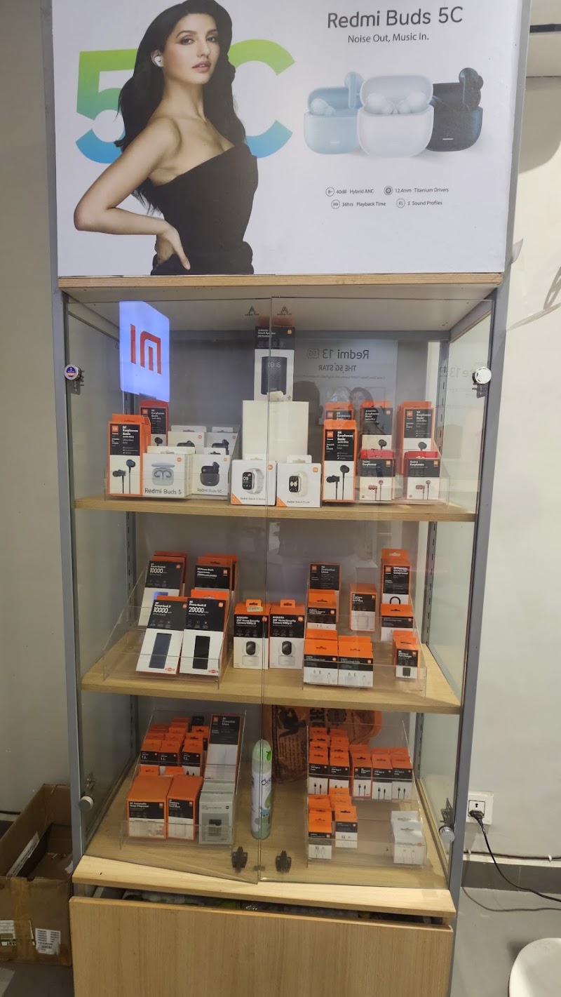 Mi store Raza telecom - Mi store Raza telecom, City center mall, Nayaganj Ward, Bhatapara, Chhattisgarh 493118, India