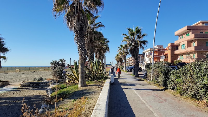 Spiaggia libera Verde - Spiaggia libera Verde, Lm Toscanelli/S. Agostino, 00121 Lido di Ostia RM, Italy