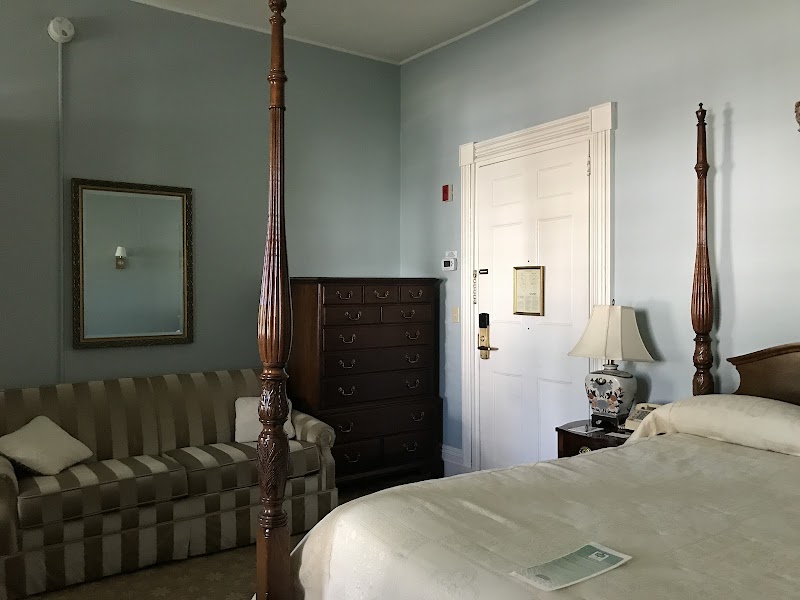 The Middlebury Inn - The Middlebury Inn, 16 Court Square, Middlebury, VT 05753, USA