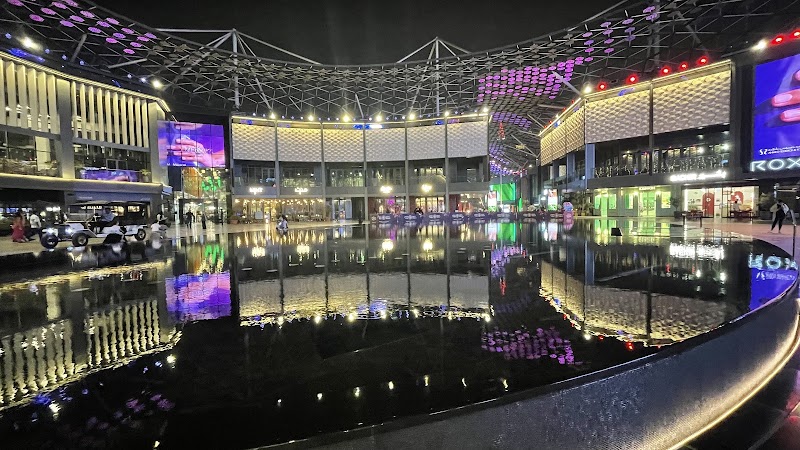 Fountain area . City walk - Fountain area . City walk 6747+W3M - Al Wasl - Dubai - United Arab Emirates