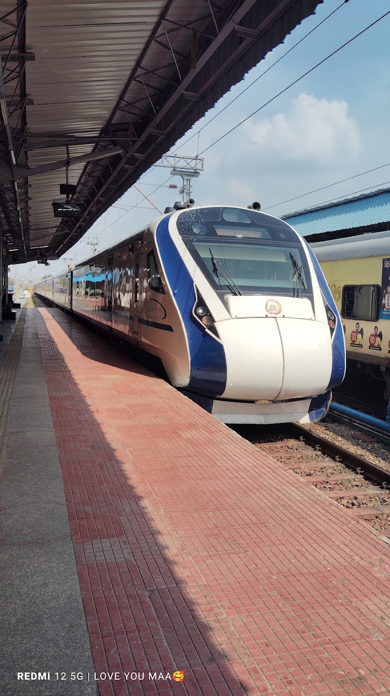 Ranchi Railway Station (RNC) - Ranchi Railway Station (RNC), 88XM+QV6, Gosaintola, Ranchi, Jharkhand 834011, India