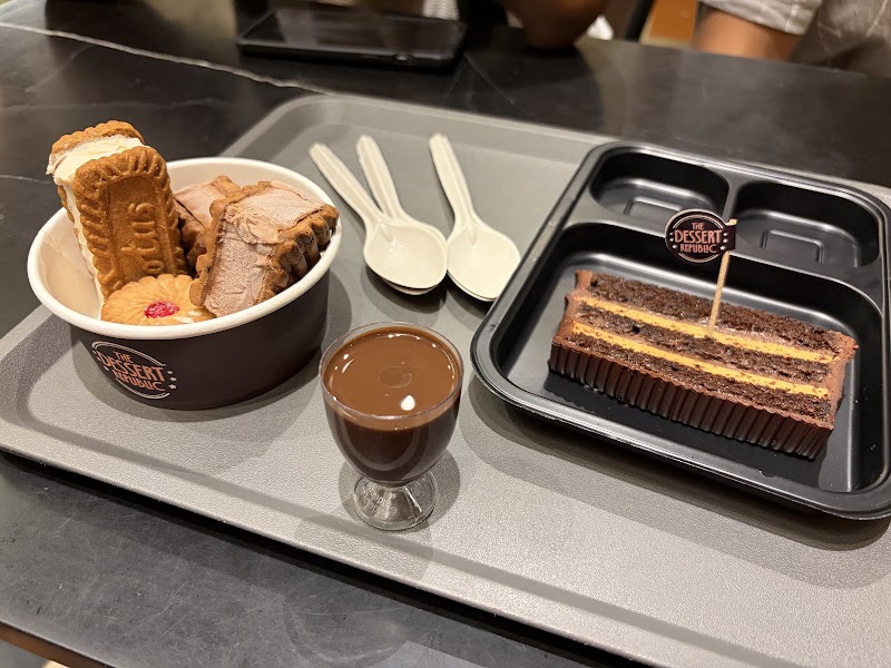 The Dessert Republic® - Bandra - The Dessert Republic® - Bandra Gasper Enclave, 2, Pali Mala Rd, near Gold's Gym, Bandra West, Mumbai, Maharashtra 400050, India