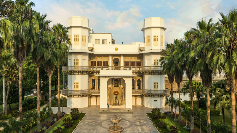 Taj Usha Kiran Palace, Gwalior - Taj Usha Kiran Palace, Gwalior near Saraswati Shishu Mandir, Jayendraganj, Lashkar, Gwalior, Madhya Pradesh 474009, India