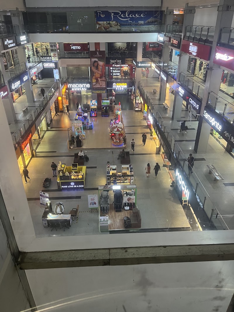 Lakshita - Lakshita Ground Floor 41a MGF, MGF Metropolitan Mall, Mehrauli-Gurgaon Rd, DLF Phase 2, Sector 25, Gurugram, Haryana 122009, India