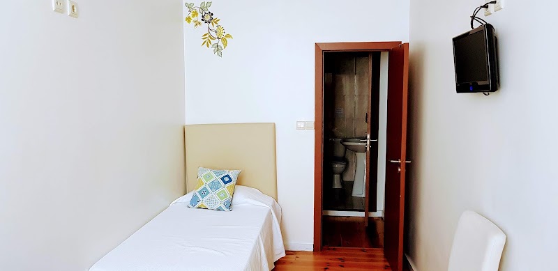 Dear Porto Guest House - Dear Porto Guest House R. de Santa Catarina 744, 4000-446 Porto, Portugal