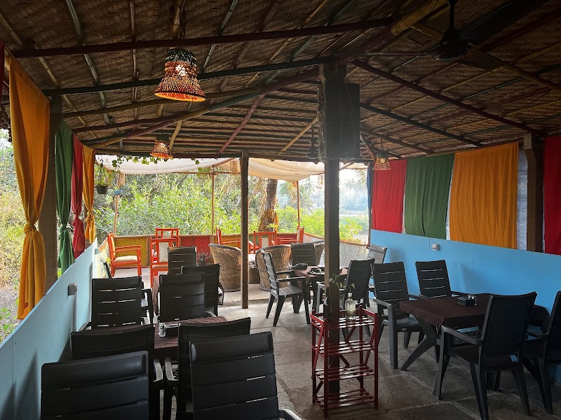 Morjim mango tree - Morjim mango tree mango tree, main, Morjim Beach Road, New Wada, Morjim, Goa 403512, India