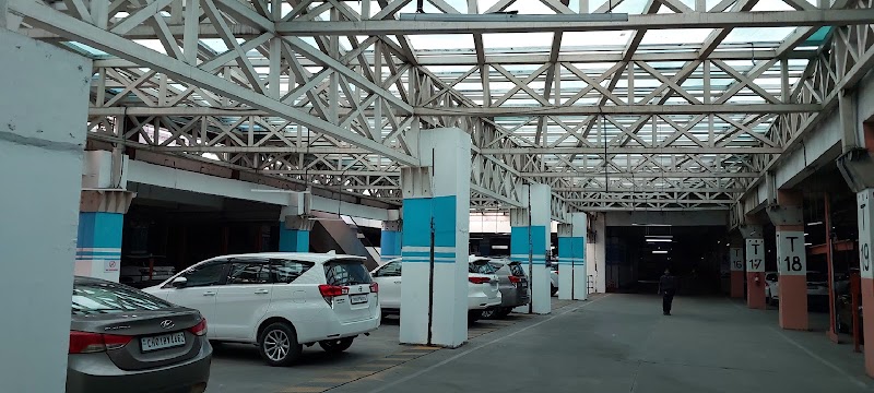 Elante Mall Parking - Elante Mall Parking, PR42+P4F, Purv Marg, MW Area, Industrial Area Phase I, Chandigarh, 160002, India