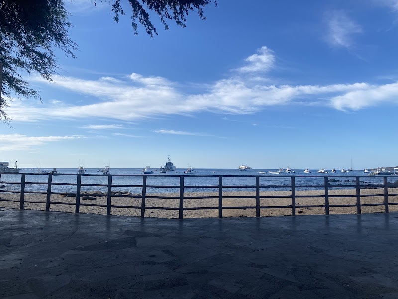 Playa de los Marinos - Playa de los Marinos, 39WP+XM4, Av. de la Armada Nacional, Puerto Baquerizo Moreno, Ecuador