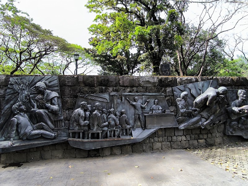 Miguel Lopez De Legazpi & Andres De Urdaneta - Miguel Lopez De Legazpi & Andres De Urdaneta, Zone 68, Bonifacio Dr, Intramuros, Manila, 1002 Metro Manila, Philippines