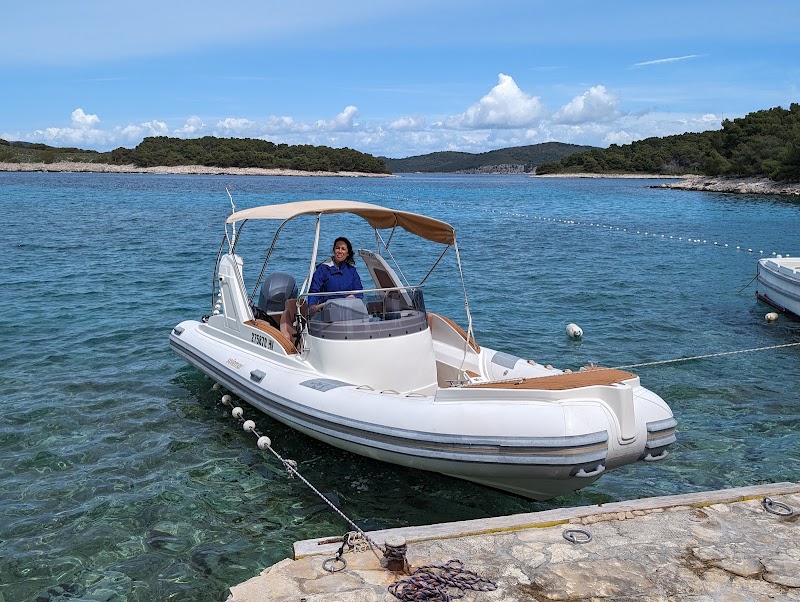 Mario rent - Mario rent Trg svetog Stjepana 38, 21450, Hvar, Croatia
