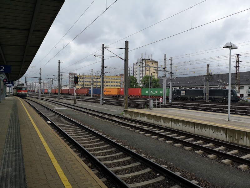 Linz Central Station - Linz Central Station, Bahnhofpl. 3-6, 4020 Linz, Austria