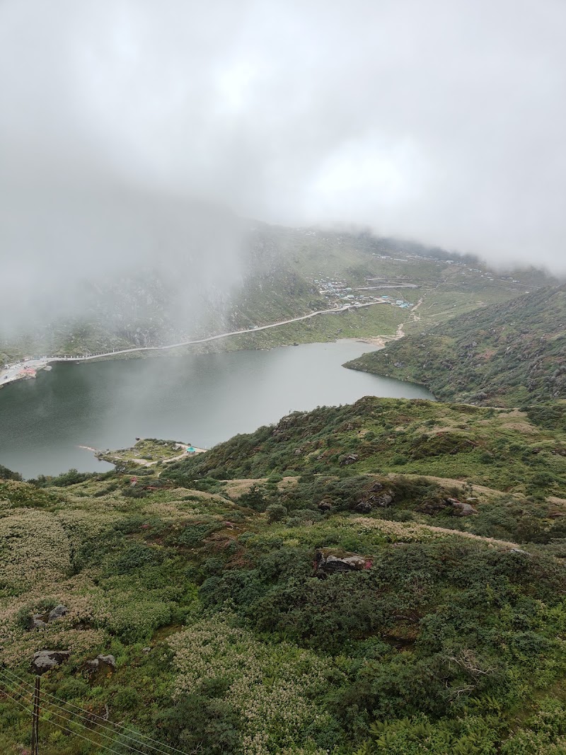 TSOMGO LAKE VIEW POINT - TSOMGO LAKE VIEW POINT, 9QHC+884, Jawaharlal Nehru Rd, Sikkim 737102, India