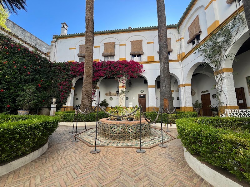 Palacio de las Dueñas - Palacio de las Dueñas C. Dueñas, 5, Casco Antiguo, 41003 Sevilla, Spain
