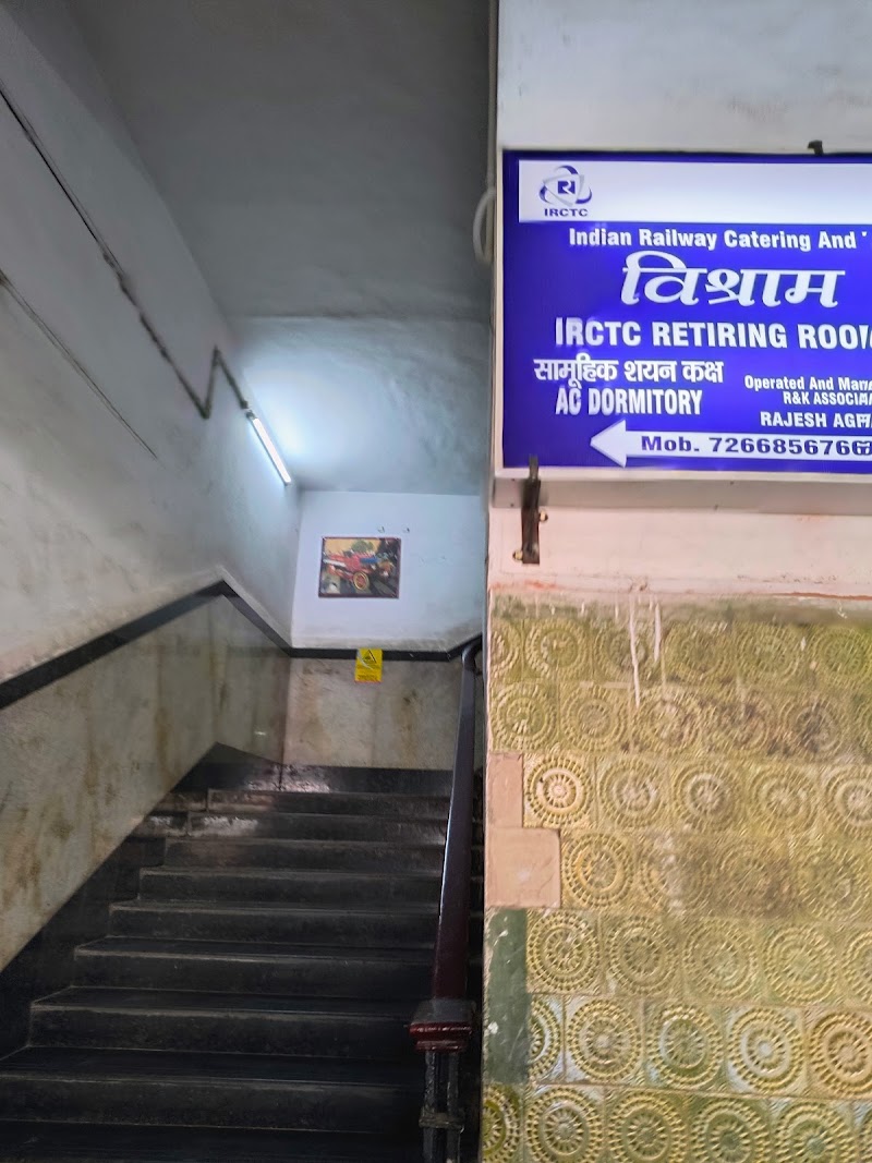 Dormitory Lucknow Junction (Lko) - Dormitory Lucknow Junction (Lko), RWJF+9J8, Preeti Nagar, Railway Colony, Charbagh, Lucknow, Uttar Pradesh 226004, India
