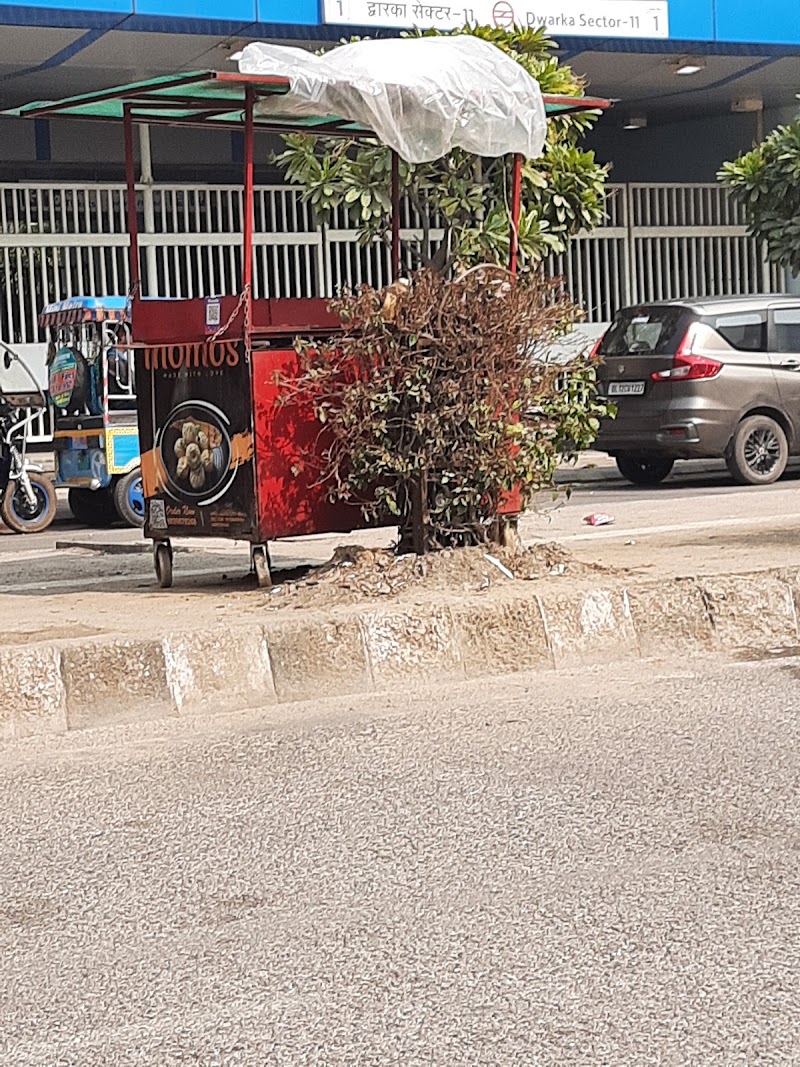 Sector 11 Market, Dwarka - Sector 11 Market, Dwarka, H2PV+QFW, Pocket 4, Sector 5, Dwarka, Delhi, 110075, India