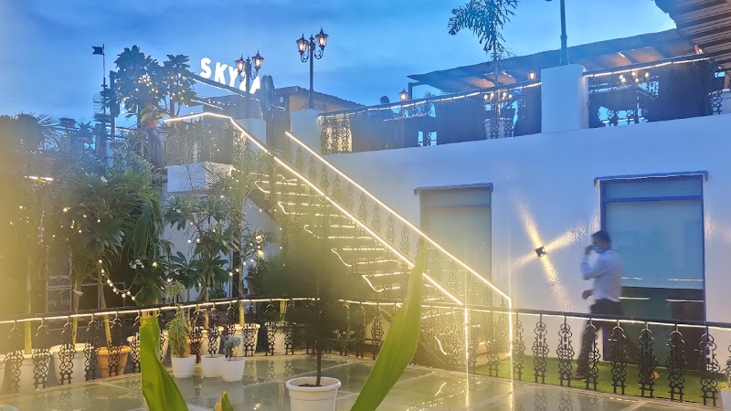 SKYZA Rooftop Lounge - SKYZA Rooftop Lounge Mangalam, Ambition Tower, Agrasen Cir, C Scheme, Ashok Nagar, Jaipur, Rajasthan 302001, India