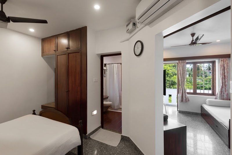 Executive Inn - Executive Inn 1-A, Perumal Koil St, White Town, Puducherry, 605001, India