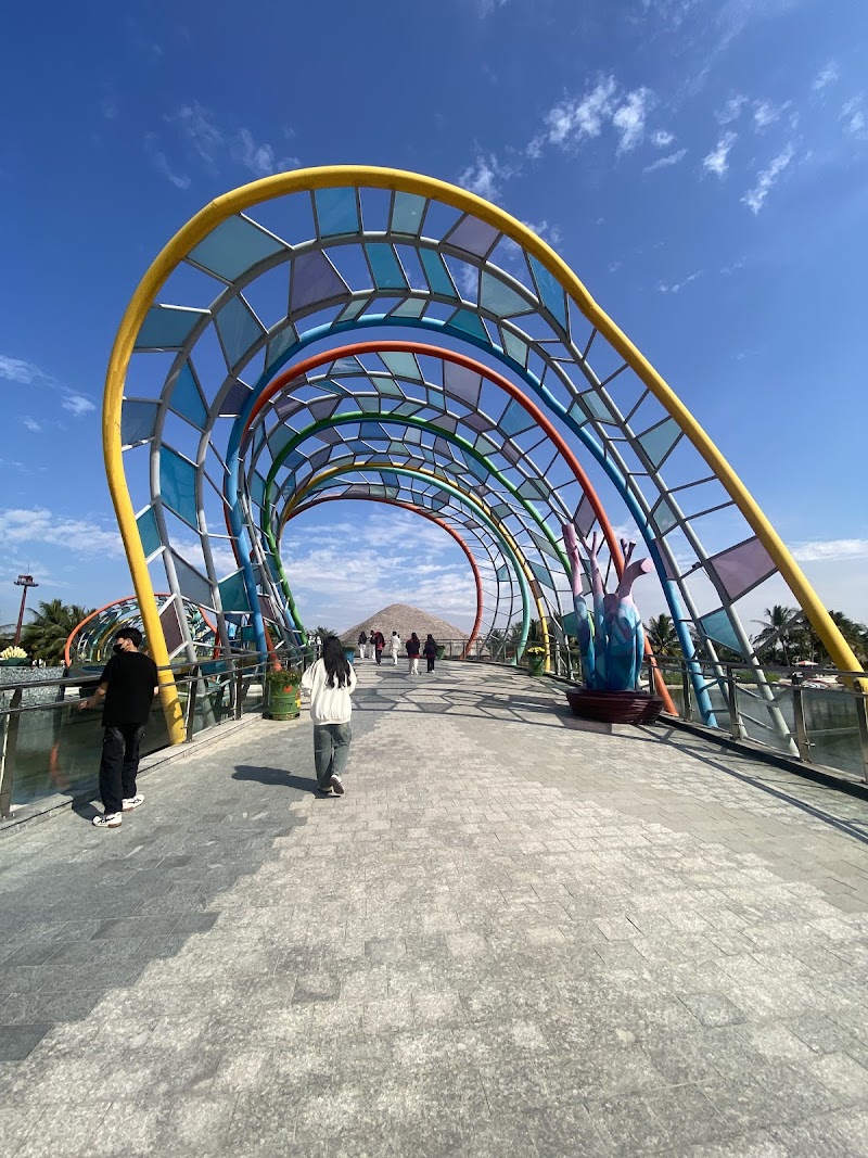 VinWonders Wave Park - VinWonders Wave Park, XX2M+HHX, Nghia Tru, Hung Yen, Vietnam