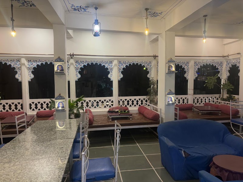 South Grills Rooftop Restaurant - South Grills Rooftop Restaurant 16, Bajarang Marg, Ghat Road, Outside Chandpole, Ambrai, Ambamata, Udaipur, Rajasthan 313004, India