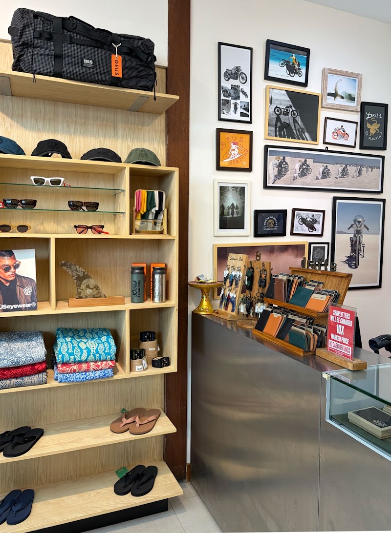 Deus Ex Machina - Nusa Lembongan - Deus Ex Machina - Nusa Lembongan, Dusan Kaja Jl. Jungutbatu, Nusa, Lembongan, Kec. Nusa Penida, Kabupaten Klungkung, Bali 80771, Indonesia