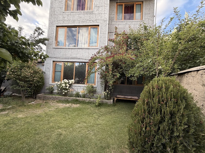 Radhus Boutique Inn - Radhus Boutique Inn, Fort Rd, opp. HOTEL MANDALA, Leh, 194101