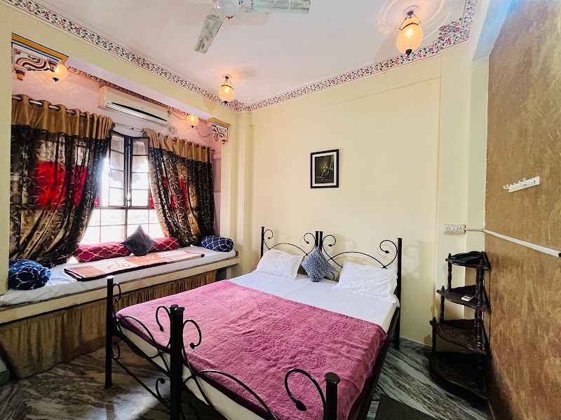 Heritage Haveli Guest House - Heritage Haveli Guest House Ward No. 22, Paneri Bhavan, 37, Gadiya Devra Marg, Chand Pole, Inside, Udaipur, Rajasthan 313004, India