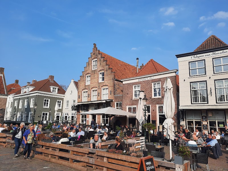 Restaurant en Kookstudio VaNDijK - Restaurant en Kookstudio VaNDijK aan de Maas, Stadshaven 24, 5256 BA Heusden, Netherlands