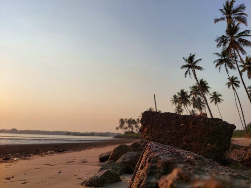 Uddo Beach - Uddo Beach, Unnamed Road, 403517, JQC2+2F, Kudal, Siolim, Gude, Goa 403517, India