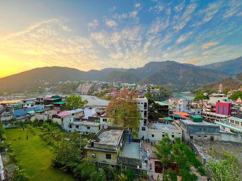 Hotel Manikut - Hotel Manikut opposite to Royal Cafe, Laxman Jhula, Rishikesh, Jonk, Uttarakhand 249302, India