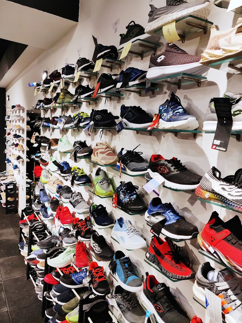 Trendza - Trendza U73, 29, U Block, DLF Phase 3, Sector 24, Gurugram, Haryana 122010, India
