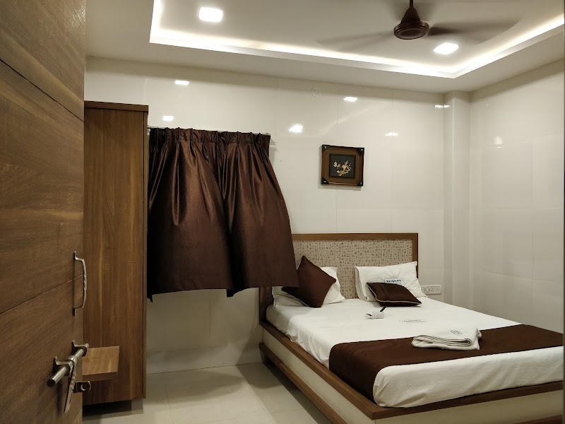 VAIBHAV RESIDENCY - VAIBHAV RESIDENCY W4FQ+WHF, Arcot Rd, beside LIC OFFICE, Vellore, Tamil Nadu 632012, India